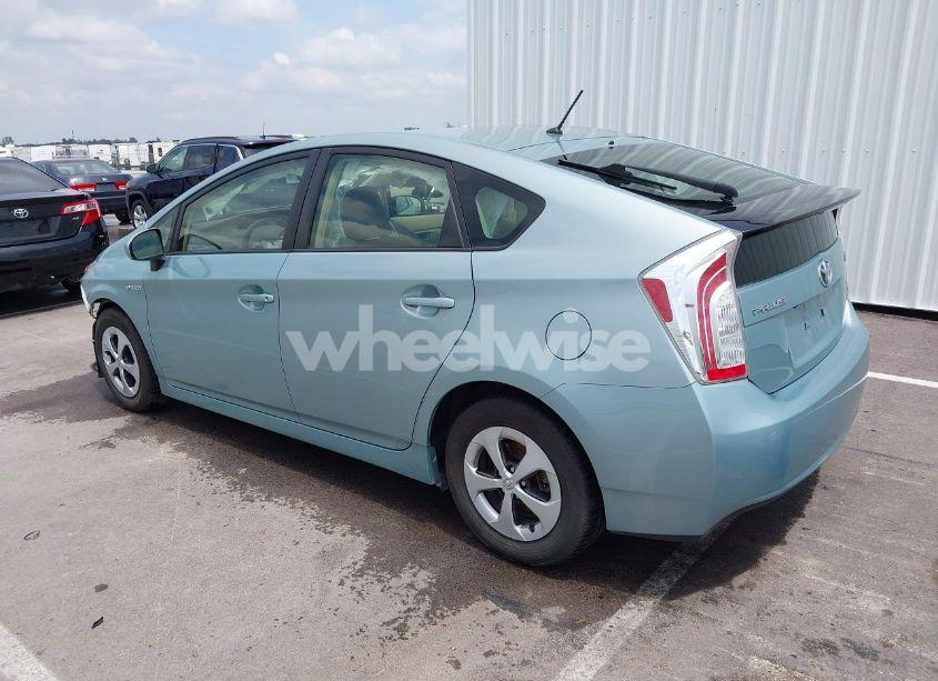 Photo 3 of 2015 Toyota Prius TWO (VIN JTDKN3DU5F1872959)