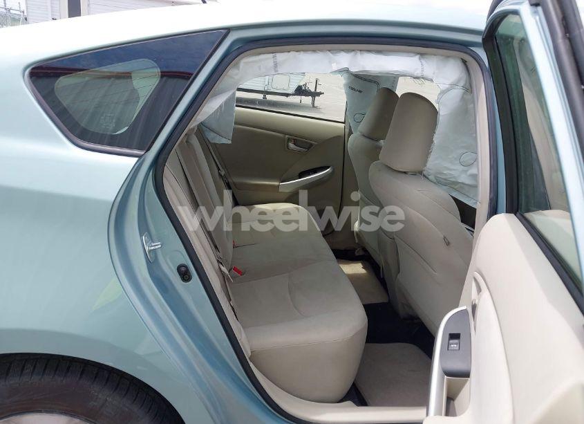 Photo 8 of 2015 Toyota Prius TWO (VIN JTDKN3DU5F1872959)