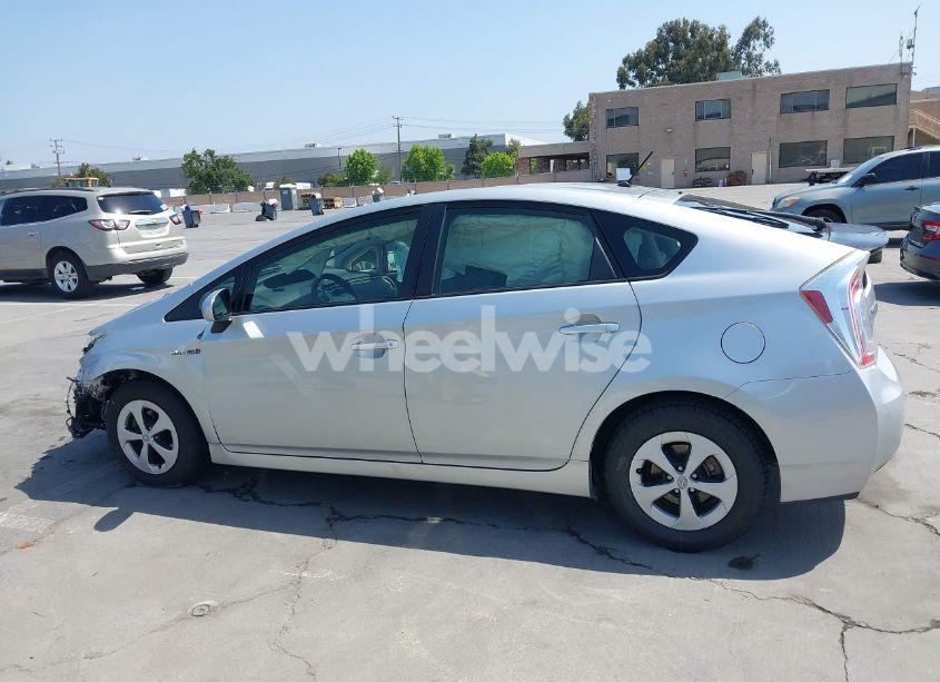 Photo 14 of 2015 Toyota Prius TWO (VIN JTDKN3DU5F1934148)