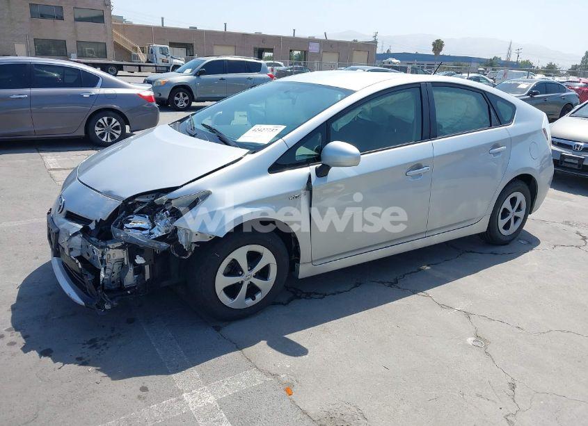 Photo 2 of 2015 Toyota Prius TWO (VIN JTDKN3DU5F1934148)