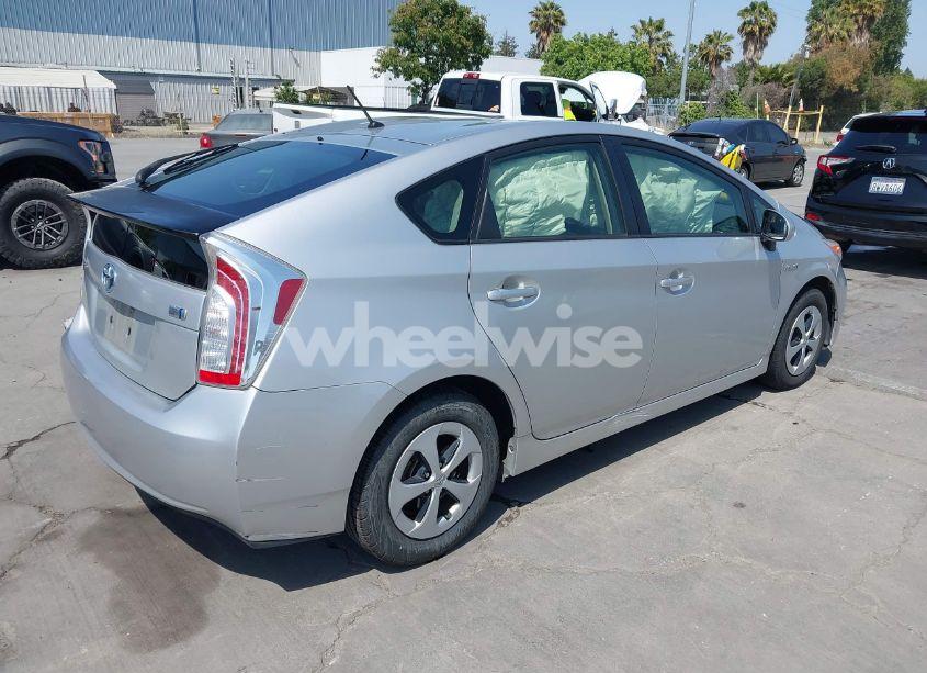 Photo 4 of 2015 Toyota Prius TWO (VIN JTDKN3DU5F1934148)