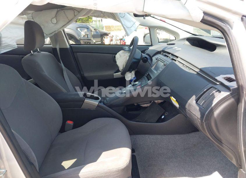 Photo 5 of 2015 Toyota Prius TWO (VIN JTDKN3DU5F1934148)