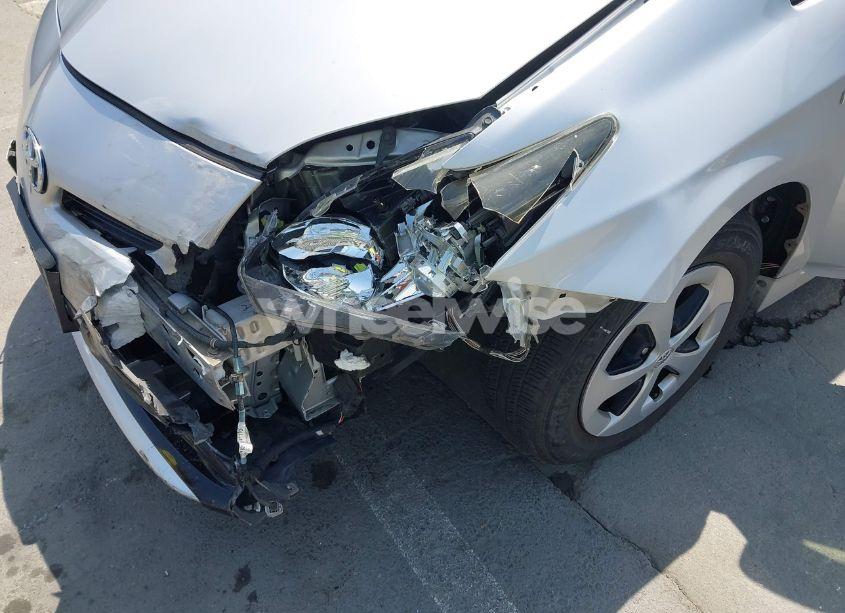 Photo 6 of 2015 Toyota Prius TWO (VIN JTDKN3DU5F1934148)