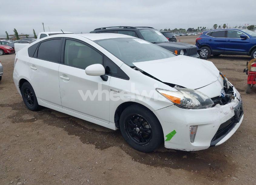 2015 Toyota Prius THREE (VIN JTDKN3DU5F1966002) main photo