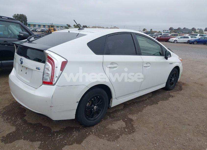 Photo 4 of 2015 Toyota Prius THREE (VIN JTDKN3DU5F1966002)