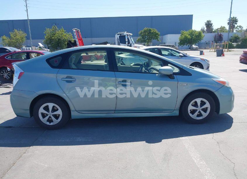 Photo 14 of 2015 Toyota Prius TWO (VIN JTDKN3DU5F1997430)