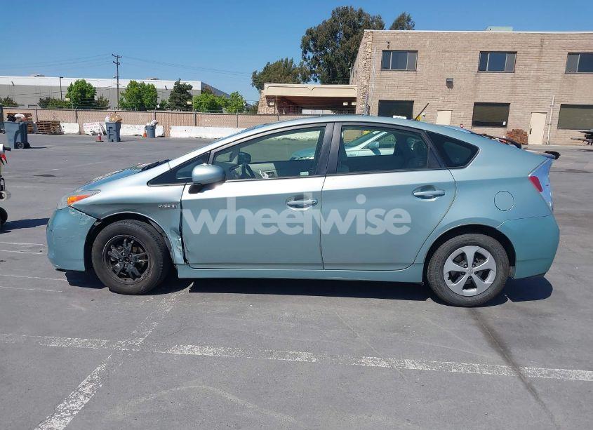 Photo 15 of 2015 Toyota Prius TWO (VIN JTDKN3DU5F1997430)