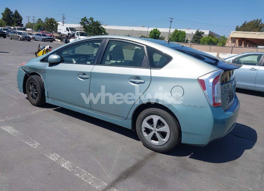 Photo 3 of 2015 Toyota Prius TWO (VIN JTDKN3DU5F1997430)