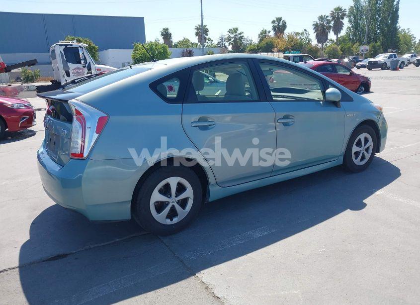 Photo 4 of 2015 Toyota Prius TWO (VIN JTDKN3DU5F1997430)