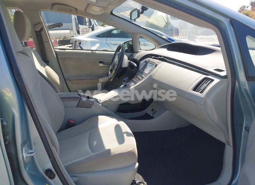 Photo 5 of 2015 Toyota Prius TWO (VIN JTDKN3DU5F1997430)