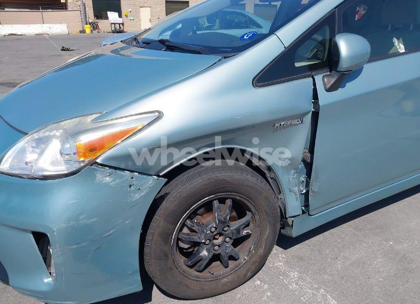 Photo 6 of 2015 Toyota Prius TWO (VIN JTDKN3DU5F1997430)