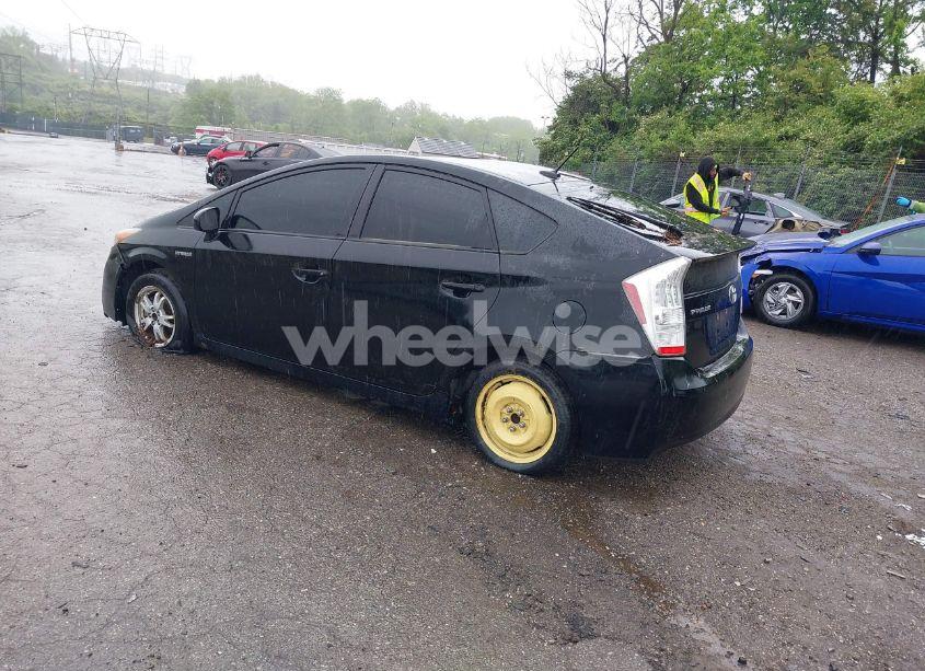 Photo 3 of 2010 Toyota Prius III (VIN JTDKN3DU6A0037290)