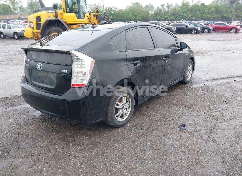 Photo 4 of 2010 Toyota Prius III (VIN JTDKN3DU6A0037290)