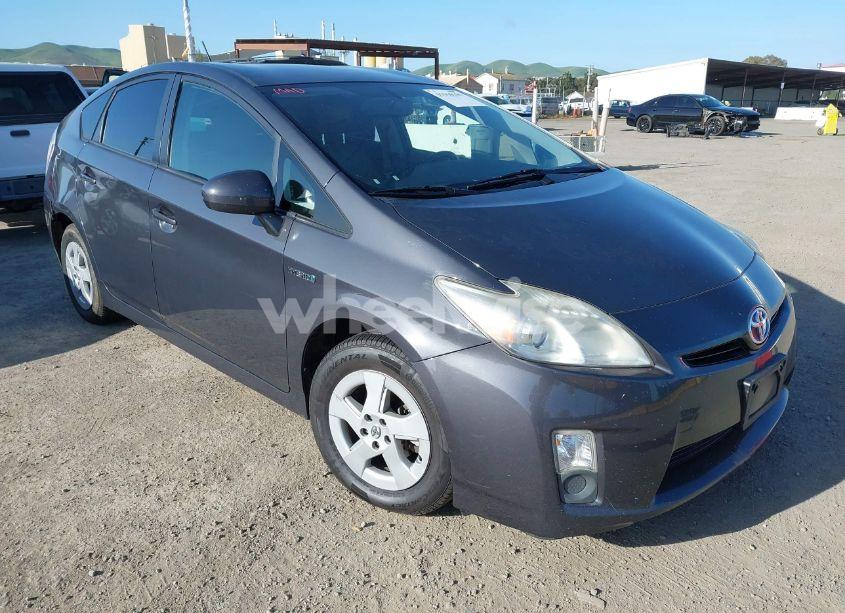 2010 Toyota Prius IV (VIN JTDKN3DU6A0069611) main photo
