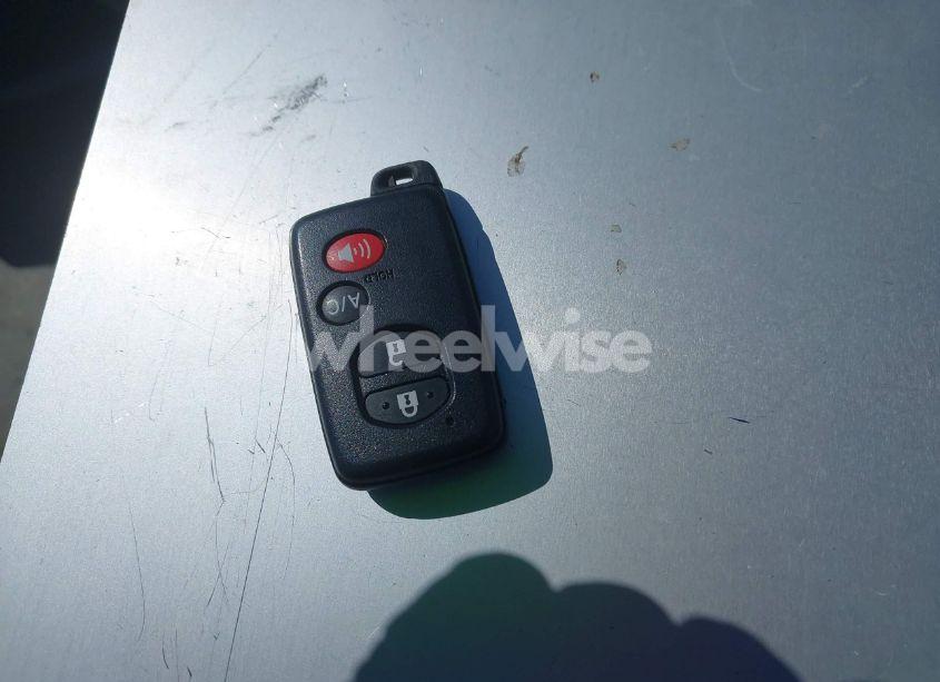 Photo 11 of 2010 Toyota Prius IV (VIN JTDKN3DU6A0069611)