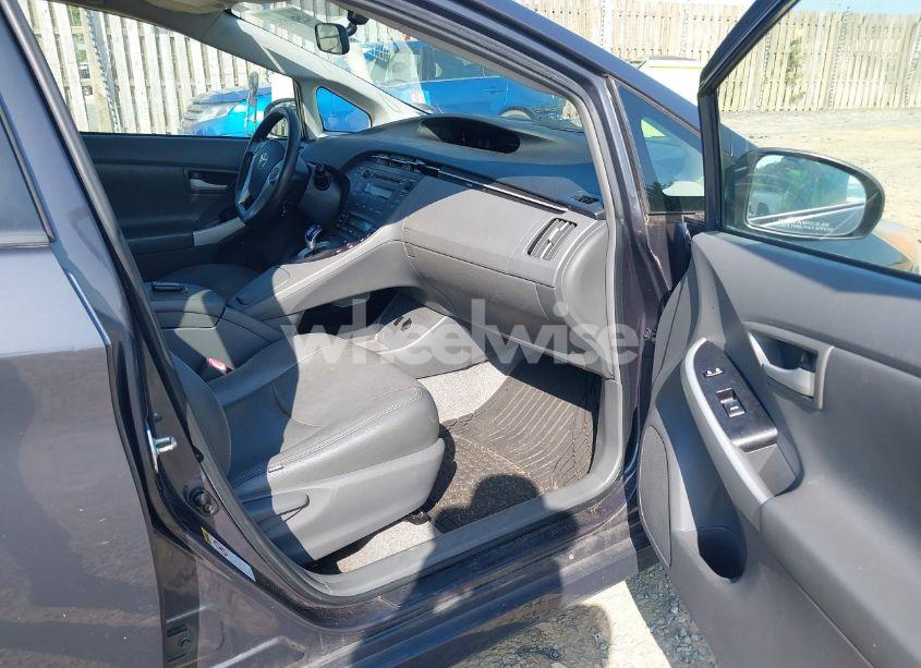 Photo 5 of 2010 Toyota Prius II (VIN JTDKN3DU6A1234051)