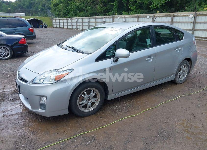 Photo 2 of 2010 Toyota Prius IV (VIN JTDKN3DU6A1283718)