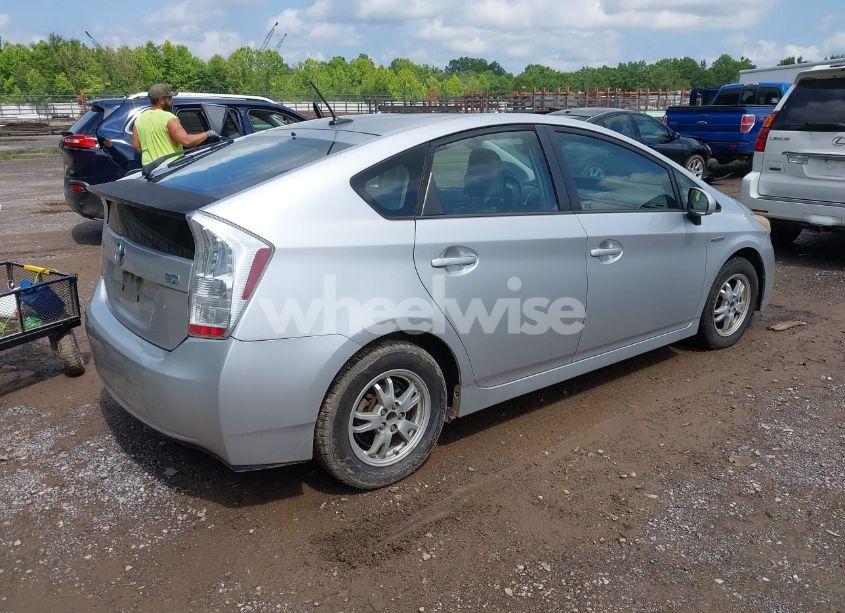 Photo 4 of 2010 Toyota Prius IV (VIN JTDKN3DU6A1283718)