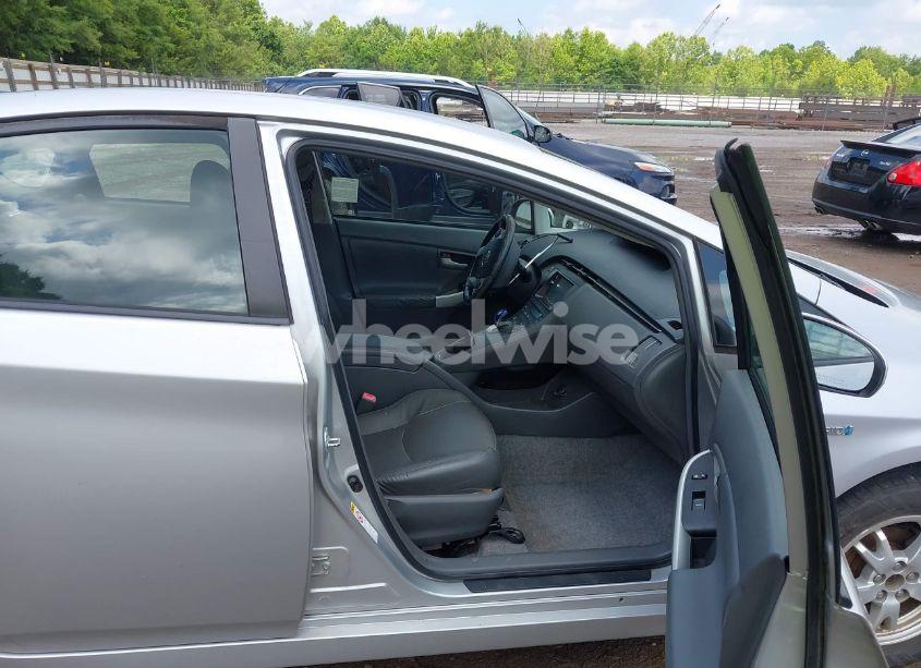 Photo 5 of 2010 Toyota Prius IV (VIN JTDKN3DU6A1283718)