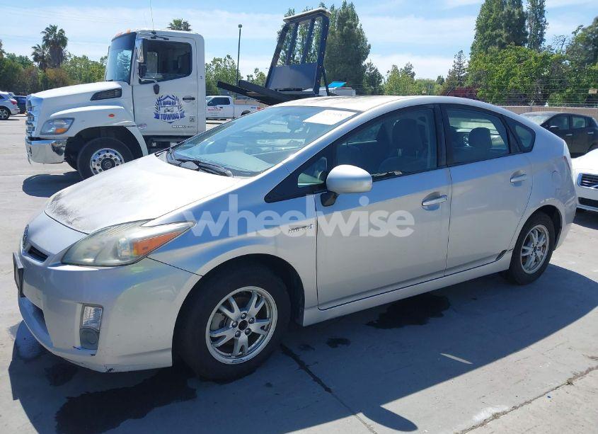 Photo 2 of 2010 Toyota Prius II (VIN JTDKN3DU6A1302834)