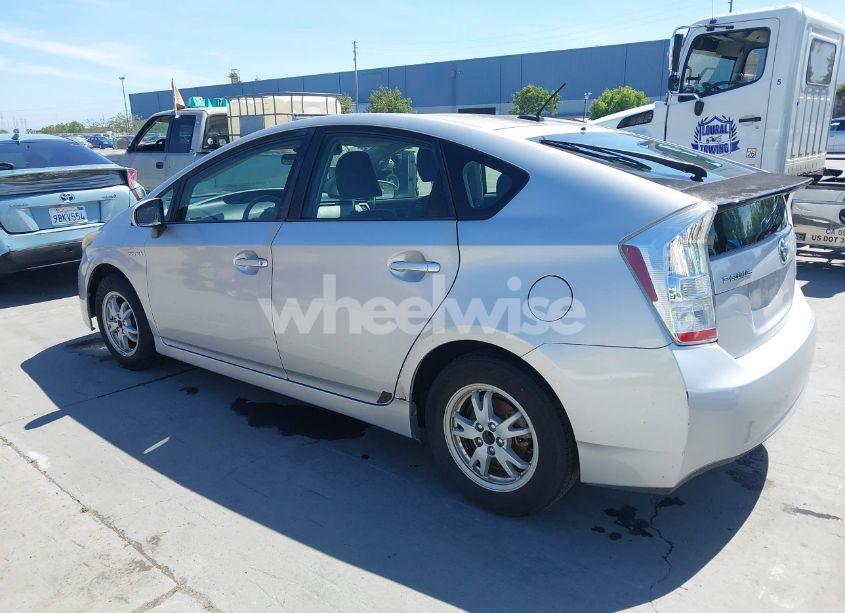 Photo 3 of 2010 Toyota Prius II (VIN JTDKN3DU6A1302834)