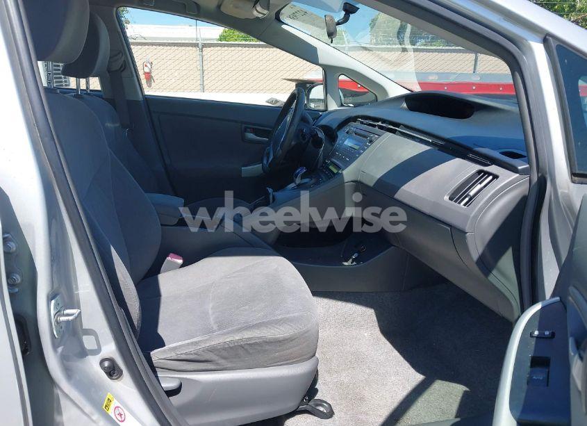 Photo 5 of 2010 Toyota Prius II (VIN JTDKN3DU6A1302834)