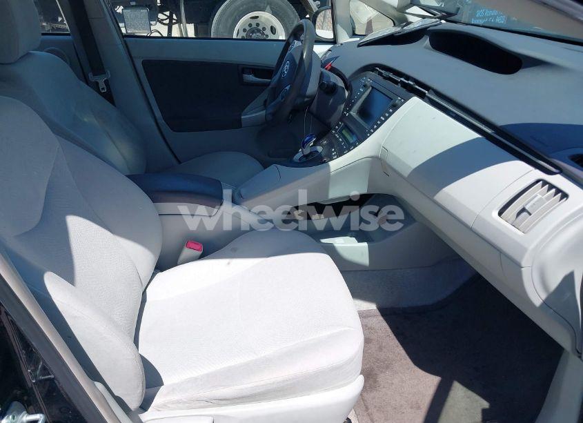 Photo 5 of 2010 Toyota Prius III (VIN JTDKN3DU6A5060880)