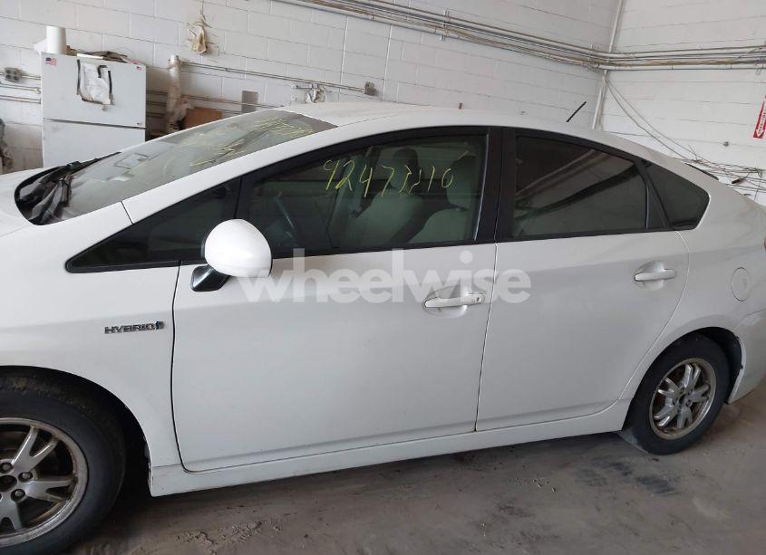 Photo 14 of 2011 Toyota Prius TWO (VIN JTDKN3DU6B1363893)