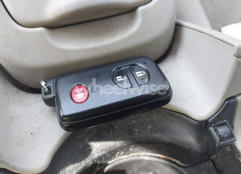 Photo 11 of 2011 Toyota Prius TWO (VIN JTDKN3DU6B1444439)