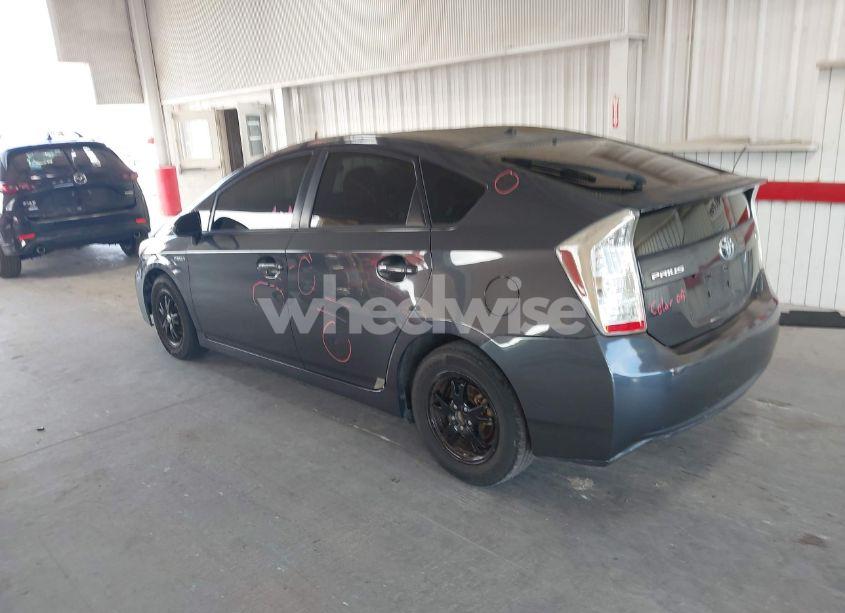 Photo 3 of 2013 Toyota Prius TWO (VIN JTDKN3DU6D1629156)