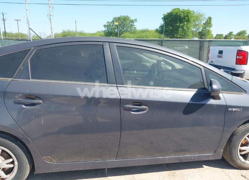 Photo 13 of 2013 Toyota Prius TWO (VIN JTDKN3DU6D1630470)