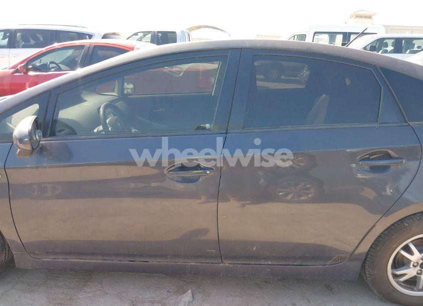 Photo 14 of 2013 Toyota Prius TWO (VIN JTDKN3DU6D1630470)