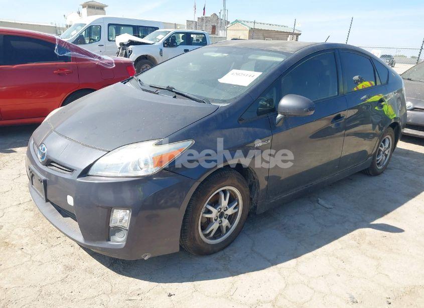 Photo 2 of 2013 Toyota Prius TWO (VIN JTDKN3DU6D1630470)