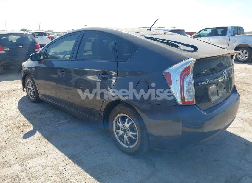 Photo 3 of 2013 Toyota Prius TWO (VIN JTDKN3DU6D1630470)