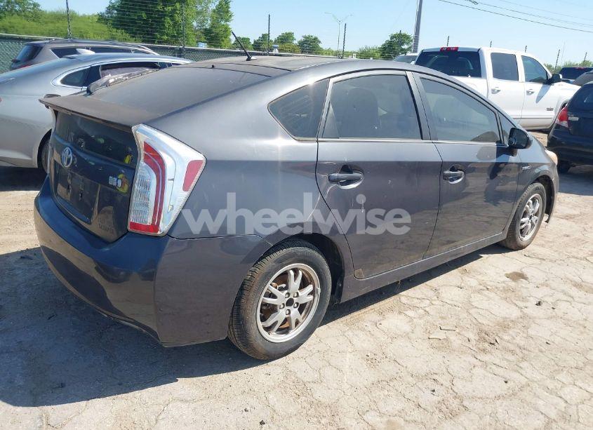 Photo 4 of 2013 Toyota Prius TWO (VIN JTDKN3DU6D1630470)