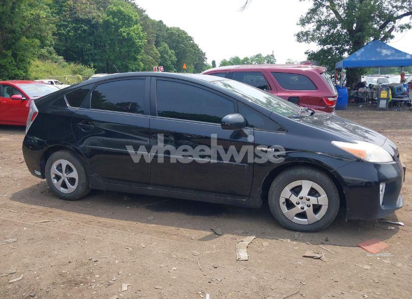 Photo 13 of 2013 Toyota Prius THREE (VIN JTDKN3DU6D1638858)