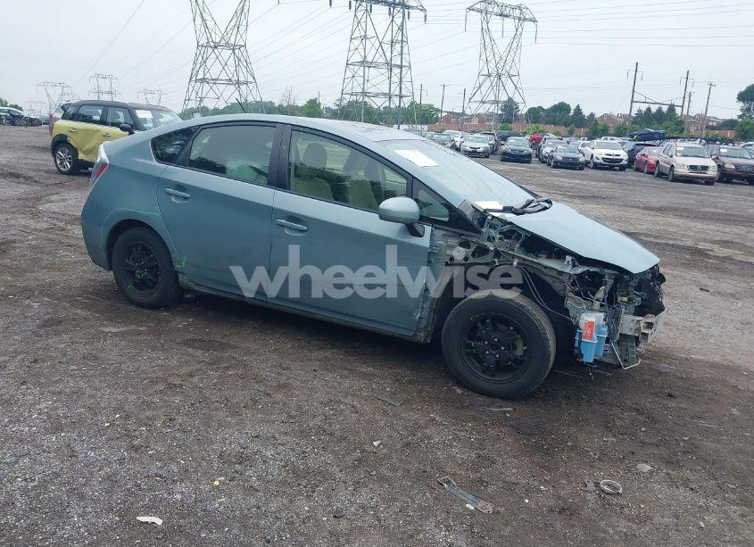 2013 Toyota Prius TWO (VIN JTDKN3DU6D1646555) main photo