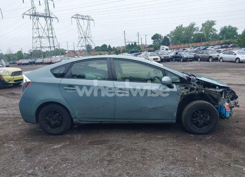 Photo 14 of 2013 Toyota Prius TWO (VIN JTDKN3DU6D1646555)