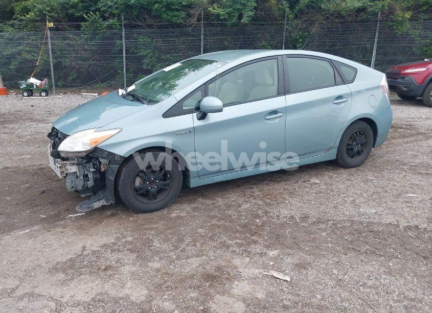 Photo 2 of 2013 Toyota Prius TWO (VIN JTDKN3DU6D1646555)