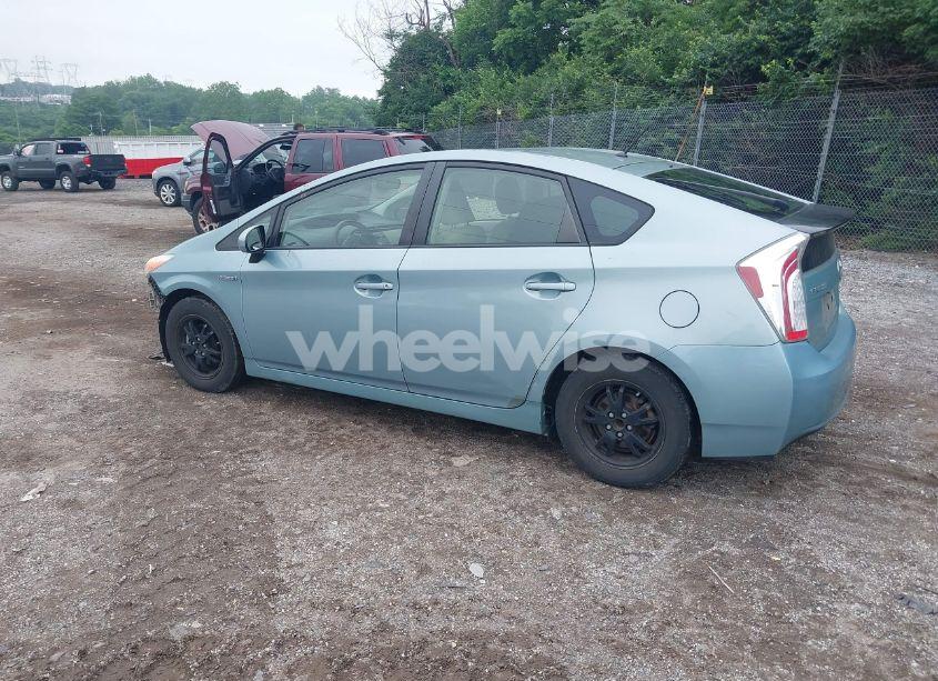 Photo 3 of 2013 Toyota Prius TWO (VIN JTDKN3DU6D1646555)