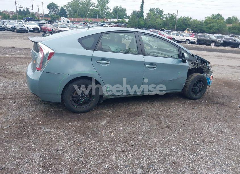 Photo 4 of 2013 Toyota Prius TWO (VIN JTDKN3DU6D1646555)