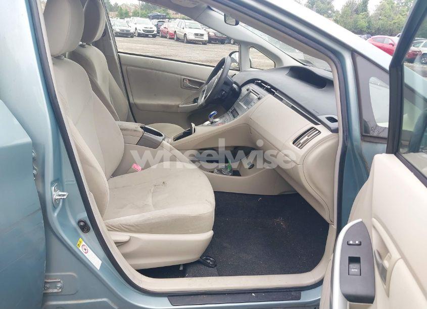 Photo 5 of 2013 Toyota Prius TWO (VIN JTDKN3DU6D1646555)