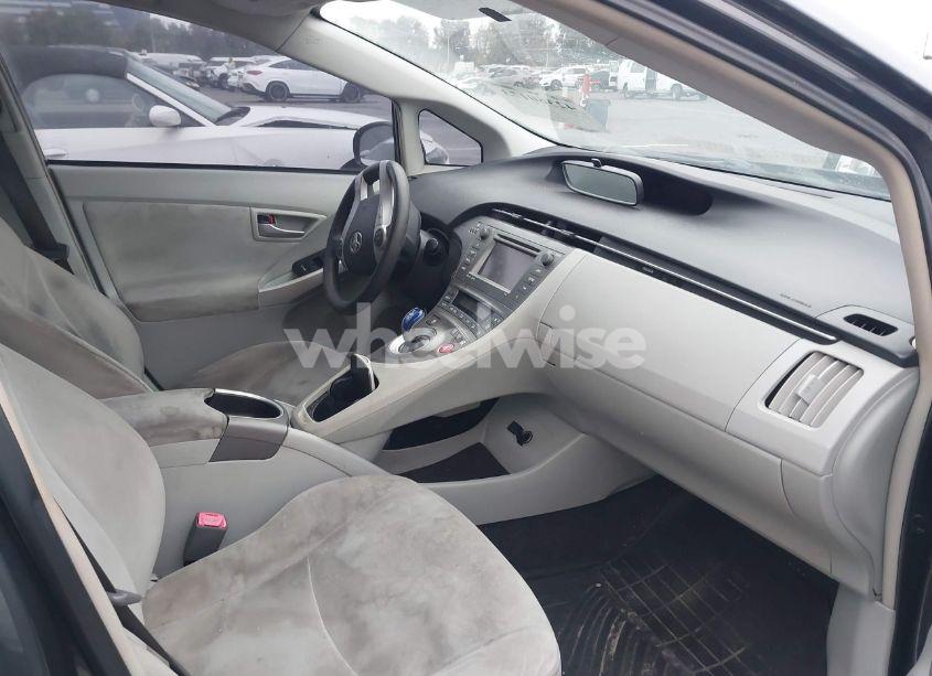 Photo 5 of 2013 Toyota Prius THREE (VIN JTDKN3DU6D1659144)