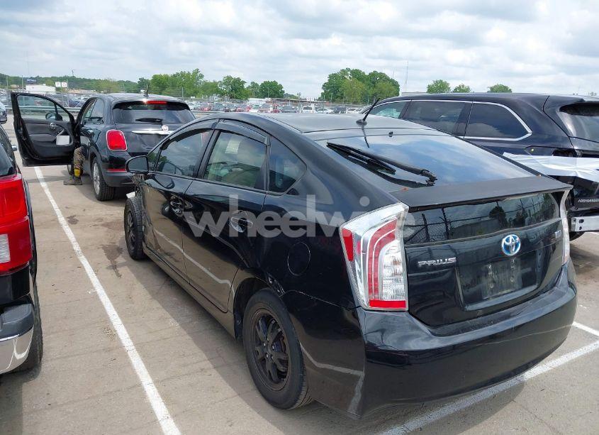 Photo 3 of 2013 Toyota Prius TWO (VIN JTDKN3DU6D1694752)