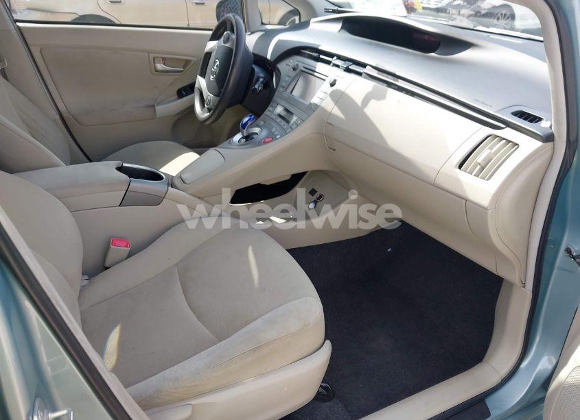 Photo 5 of 2013 Toyota Prius THREE (VIN JTDKN3DU6D5570991)