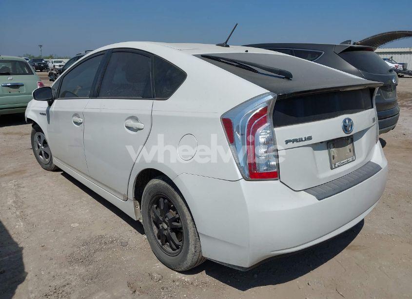 Photo 3 of 2013 Toyota Prius THREE (VIN JTDKN3DU6D5594031)