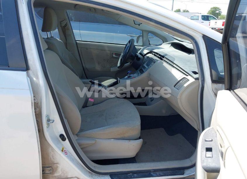 Photo 5 of 2013 Toyota Prius THREE (VIN JTDKN3DU6D5594031)