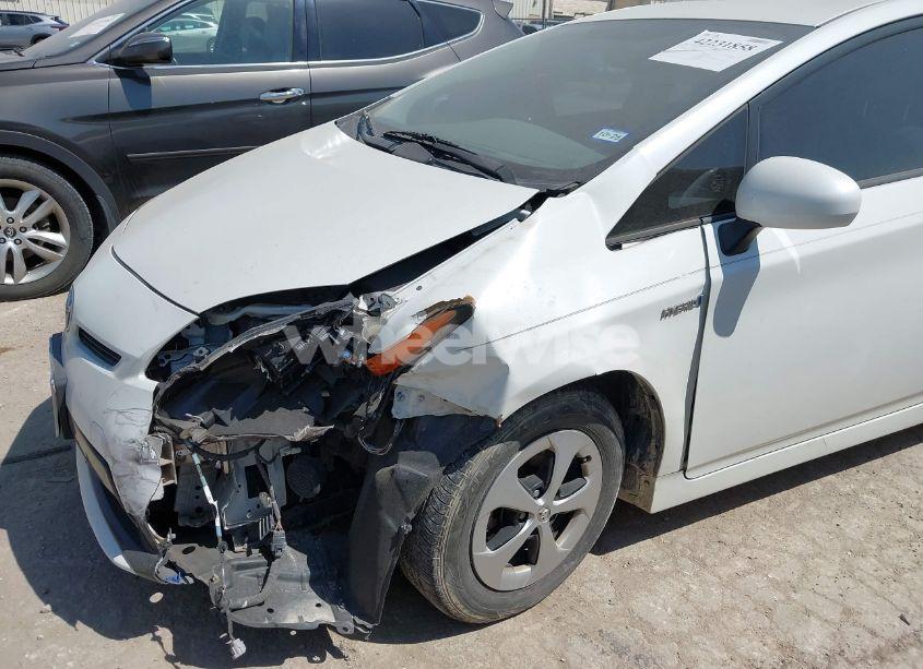 Photo 6 of 2013 Toyota Prius THREE (VIN JTDKN3DU6D5594031)