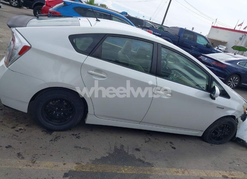 Photo 13 of 2013 Toyota Prius TWO (VIN JTDKN3DU6D5594644)