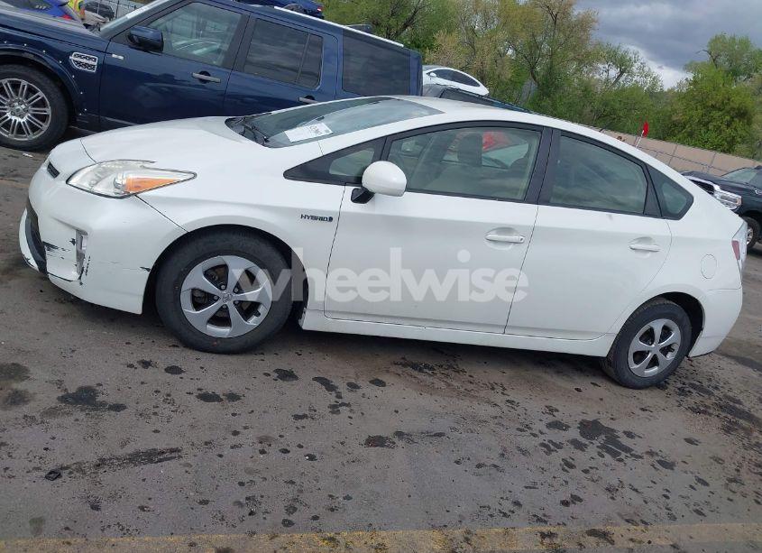 Photo 14 of 2013 Toyota Prius TWO (VIN JTDKN3DU6D5594644)